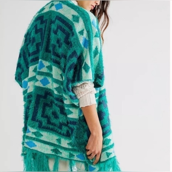 Free People Diamondback Cozy Sweater Kimono Poncho Emerald Green Aztec, one size - Picture 2 of 5
